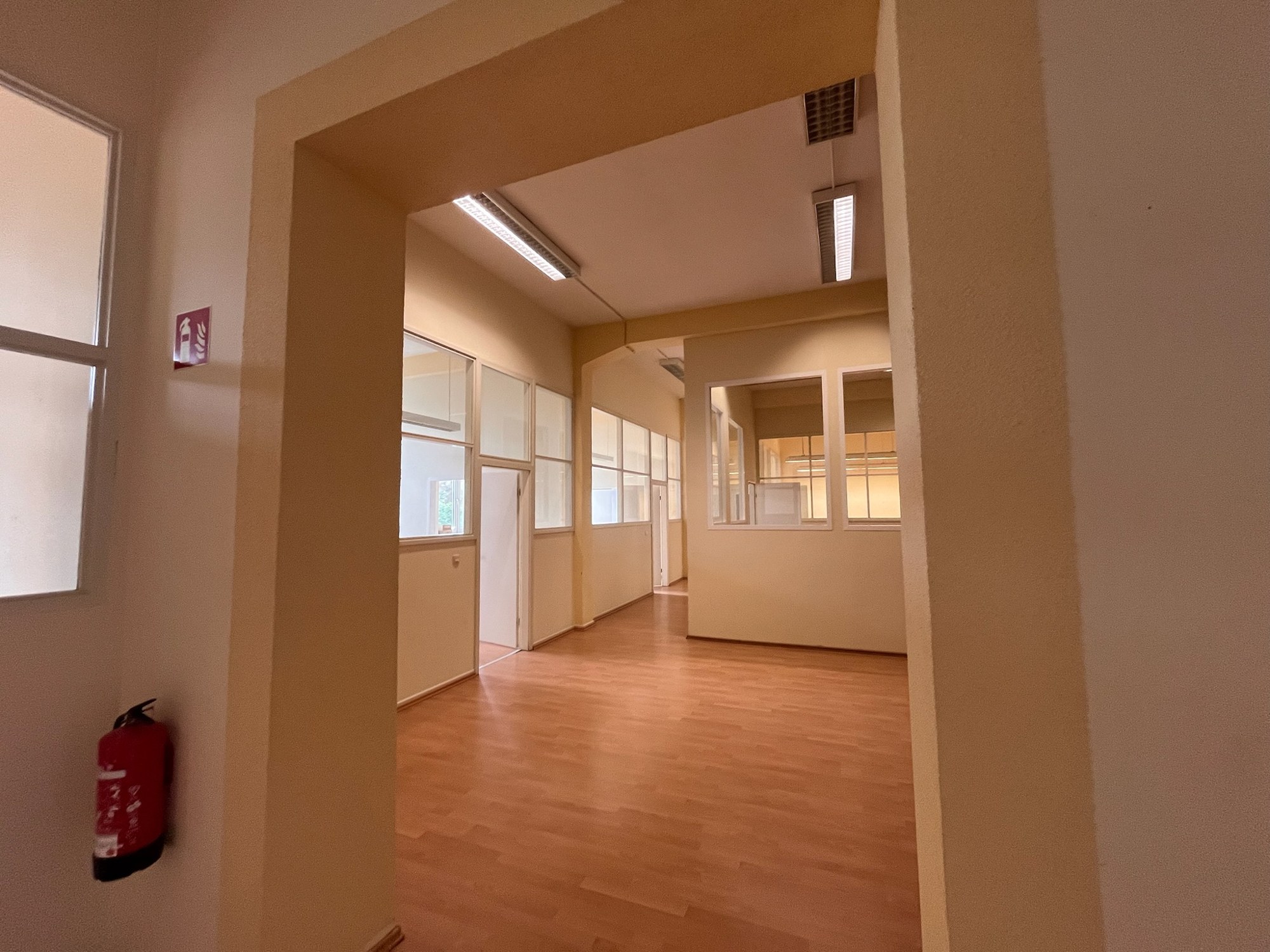 Bürobereich mit Glasaufteilung